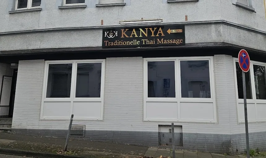 Fassadenschild KANYA Traditionelle Thai Massage